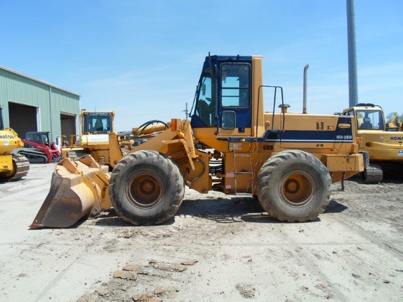 KOMATSU WA 250-1 uszczelka pod głowicę